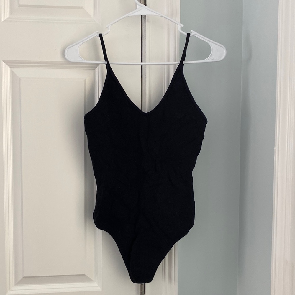 Aritzia Sunday Best V Neck Annie Bodysuit